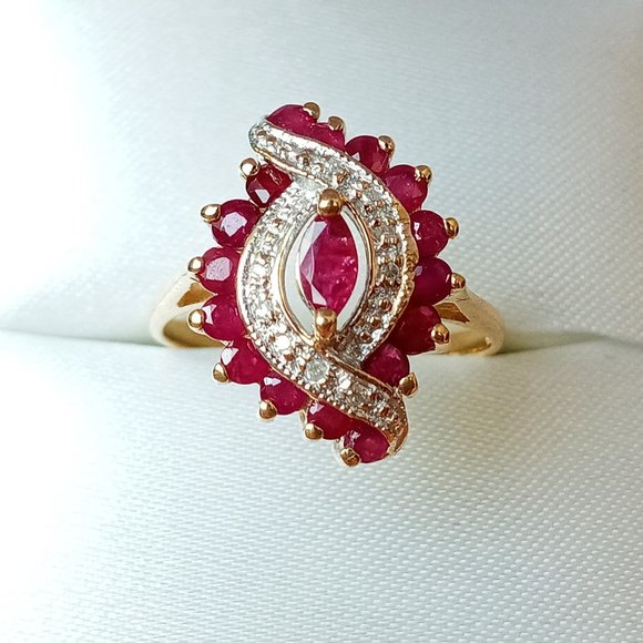 (SOLD) Vintage 10K Y.Gold Ruby Diamond Cluster Ring, Sz6 - Picture 3 of 10
